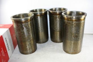 JEU DE 4 CHEMISES POUR PISTONS PERKINS 31.358.116...CAMIONS UTILITAIRES TRACTEURS