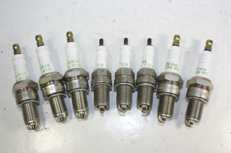 LOT DE 8 BOUGIES SEV MARCHAL DIVERS...AUTOS MOTOS UTILITAIRES DIVERS