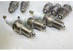 LOT DE 8 BOUGIES SEV MARCHAL DIVERS...AUTOS MOTOS UTILITAIRES DIVER...
