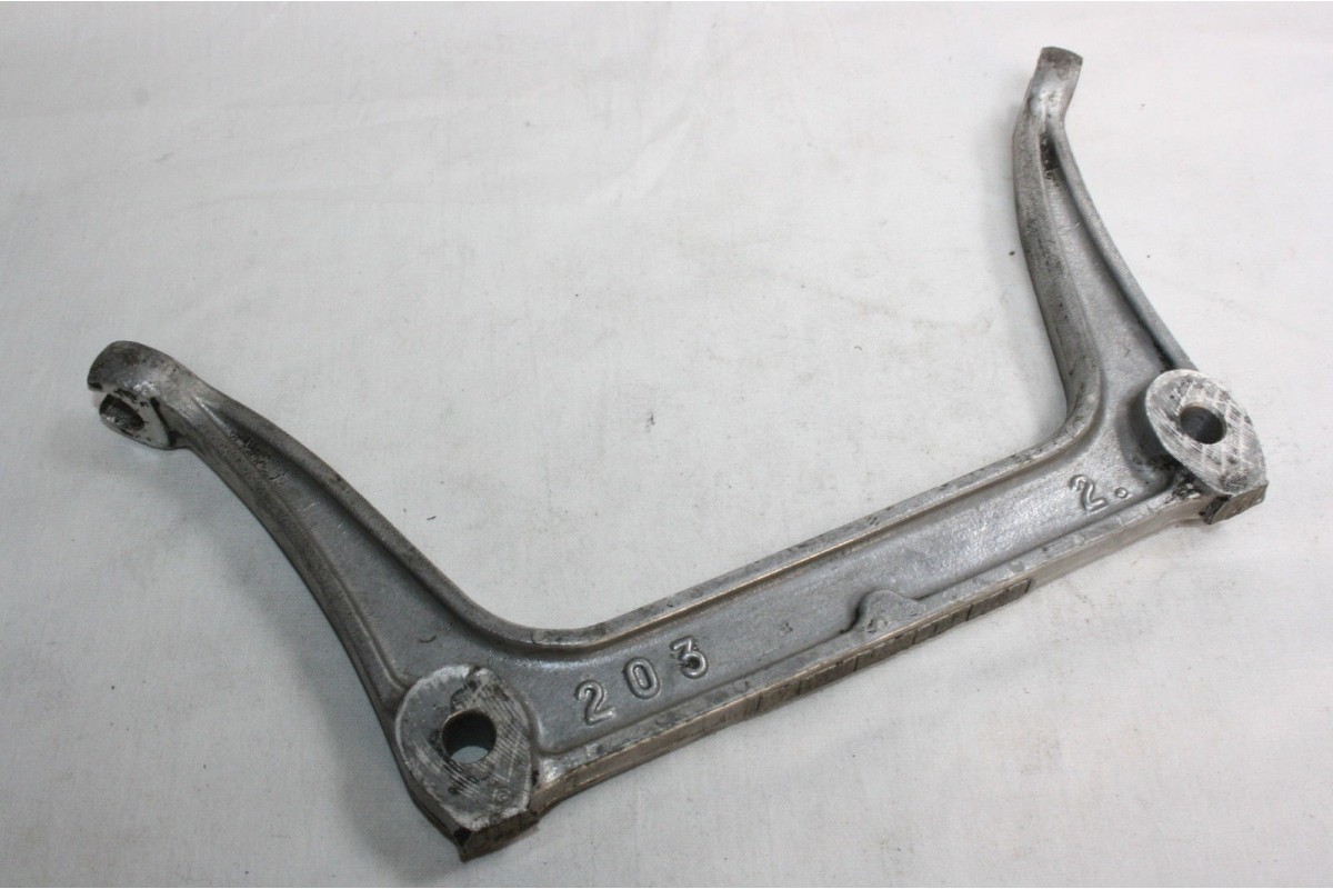 SUPPORT DE MOTEUR AVANT...PEUGEOT 203 - Tracauto1950