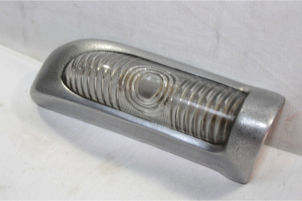 CABOCHON DE FEU AVANT DROIT.. RENAULT FREGATE - Tracauto1950