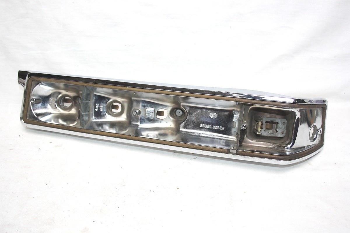 PLATINE DE FEU AR DROIT HELLA...BMW AUDI MERCEDES VOLKSWAGEN - Trac...