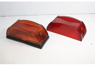 LOT DE 2 CABOCHONS DE GABARIT ARA...CAMIONS UTILITAIRES AUTOS - Tra...