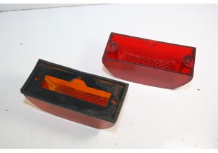 LOT DE 2 CABOCHONS DE GABARIT ARA...CAMIONS UTILITAIRES AUTOS - Tra...