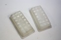 LOT DE 2 CABOCHONS MAD...AUTOS CAMIONS UTILITAIRES - Tracauto1950