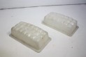 LOT DE 2 CABOCHONS MAD...AUTOS CAMIONS UTILITAIRES - Tracauto1950