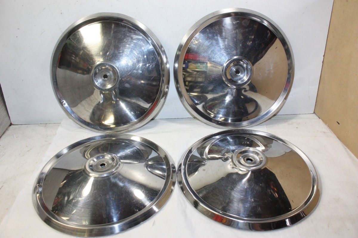 JEU DE 4 ENJOLIVEURS DE ROUE D/280mm...PEUGEOT 404 - Tracauto1950