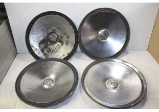 JEU DE 4 ENJOLIVEURS DE ROUE D/280mm...PEUGEOT 404 - Tracauto1950