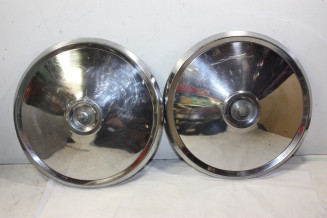 LOT DE 2 ENJOLIVEURS DE ROUE D/280mm...PEUGEOT 404