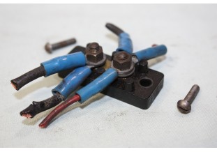 BORNIER DE CONNEXION DE COMPTEUR JAEGER 6V...RENAULT DAUPHINE ONDIN...