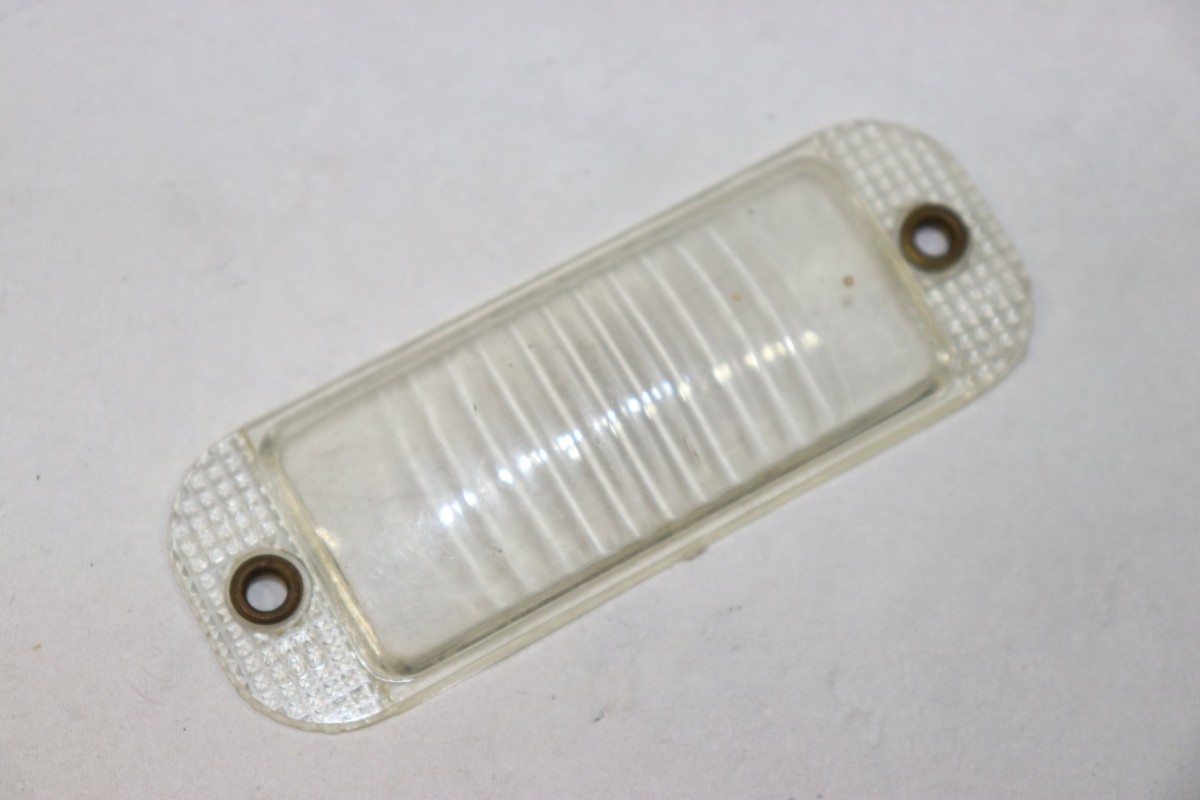 CABOCHON D'ECLAIREUR DE PLAQUE AR SEIMA 180...PEUGEOT 404 BERLINE ...