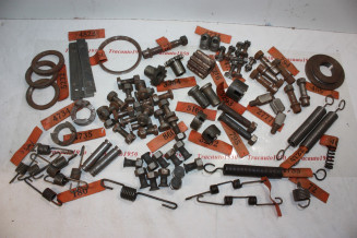 LOT DE PIECES DIVERS ERSA...RENAULT NN KJ KZ RY MT et DIVERS