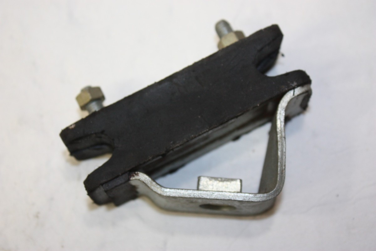 SILENT BLOC MOTEUR  A 133-2F...CITROEN 2CV AZ AZAM APRES 1960