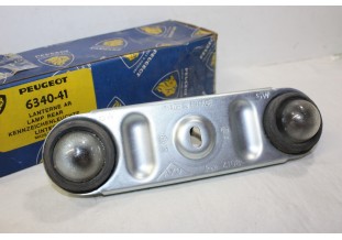 ECLAIREUR DE PLAQUE AXO 4108...PEUGEOT 504