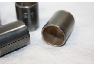 JEU DE 8 GUIDES DE SOUPAPES...PEUGEOT 203 403