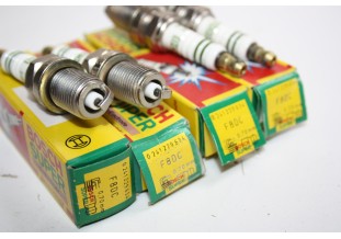 LOT DE 2 BOUGIES BOSCH SUPER F8DC..AUDI A6 QUATTRO A8 BMW E30 316 3...