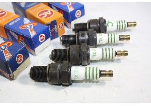 JEU DE 4 BOUGIES AC DELCO 42 XL...AUTOS MOTOS CAMIONS DIVERS...