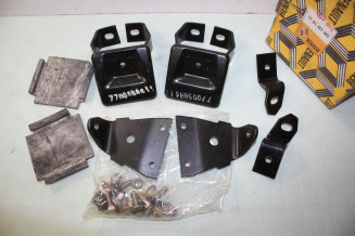 KIT DE FIXATION DE SUPPORTS DE PARE CHOC AV D/G RENAULT 77 01 459 885...RENAULT R4 R5 R14 ???