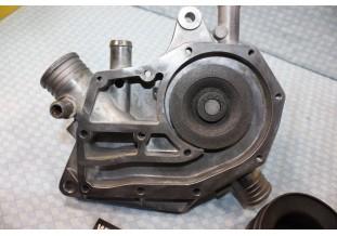 POMPE A EAU AP FRANCE 05 25 200...RENAULT R5 TL voir descriptif
