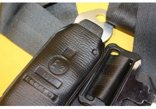 CEINTURE DE SECURITE AVANT PEUGEOT 8976-26..PEUGEOT 104 1er MODELES