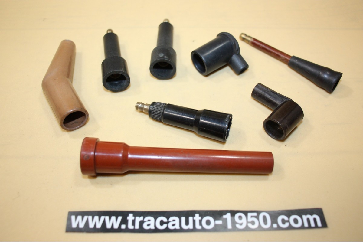 LOT D'EMBOUTS DE BOUGIES...AUTOS MOTOS DIVERS