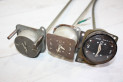 LOT DE 3 MONTRES DE BORD ANCIENNES A RENOVER...AUTOS ANCIENNES