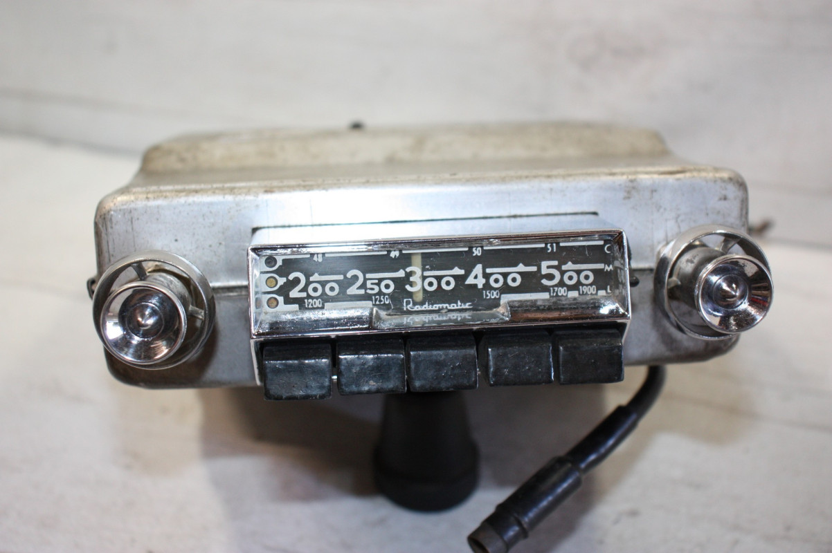 ancien AUTORADIO POUR VOITURE radiomatic rally AUTO MOTO,no émaillée