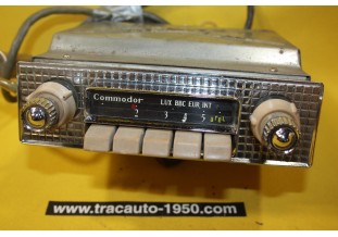 AUTORADIO RECEPTEUR AREL COMMODORE...AUTOS ANCIENNES COLLECTION