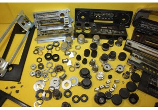 LOT DE PIECES DIVERS POUR AUTORADIO...AUTOS VINTAGE COLLECTION