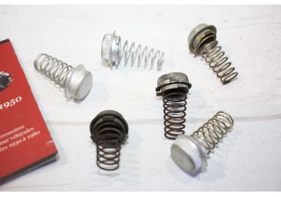 LOT DE PORTES AMPOULES DE FLECHES DE DIRECTION LE CARBONNE LORRAINE...AUTOS CAMIONS ANCIENS COLLECTION