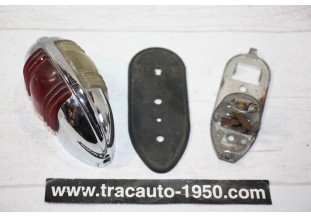 FEU LATERAL DROIT MARCHAL FANAL LUXE...AUTOS ANCIENNES COLLECTION voir descriptif