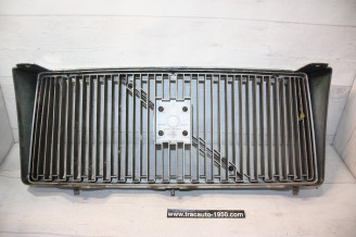 GRILLE DE CALANDRE CHROMEE AVEC ECUSSON...VOLVO 740 760 940 960 1990/94
