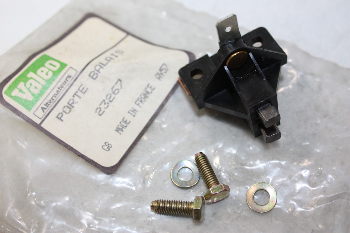 PORTE BALAIS DUCELLIER 23267 POUR ALTERNATEUR 12V...AMI 6/8 DYANE 4...