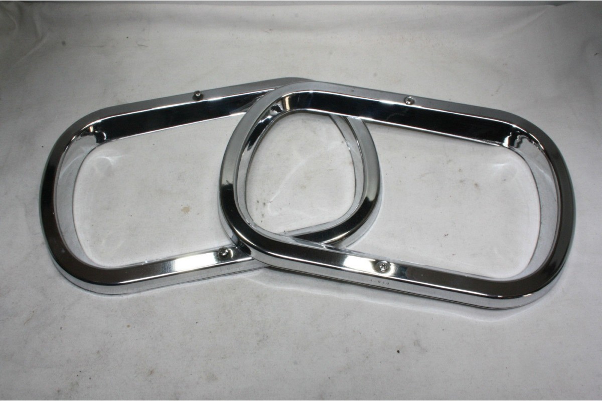 PAIRE DE CERCLAGES DE PHARE D/G CIBIE ...RENAULT R10 - Tracauto1950