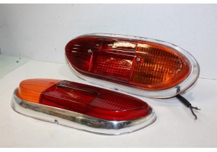 UN FEU / UN CABOCHON DE FEU ARRIERE D/G SEIMA 616...PEUGEOT 204 1er MODELE