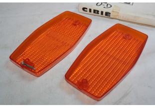 PAIRE DE CABOCHONS DE CLIGNOTANTS AR D/G CIBIE 80.76 B...PEUGEOT 304