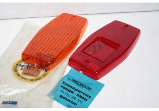 PAIRE DE CABOCHONS DE FEUX AR GAUCHE FRANKANI 521...PEUGEOT 304 BERLINE 1969/1972