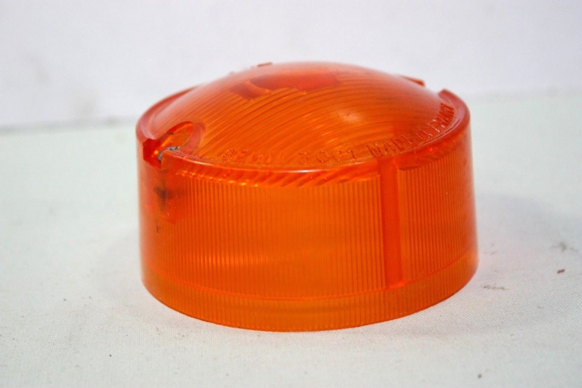 CABOCHON DE CLIGNOTANT AR SEIMA 3001 D/78mm...RENAULT GALION GOELET...