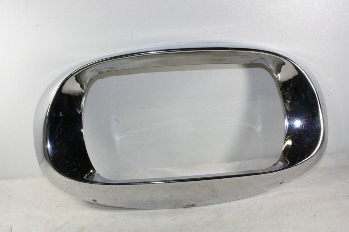 CERCLAGE DE PHARE.. CITROEN AMI 6 / 8 - Tracauto1950