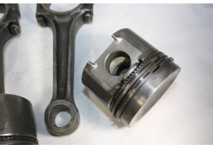 JEU DE 4 PISTONS + BIELLES mot 1070/1275cm3...AUSTIN MINI 1960-1995 voir descriptif
