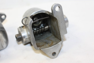 LOT DE 2 CORPS DE MECANISME D'ESSUIE-GLACE DE COMPTEUR DE VITESSE ROND...CITROEN 2CV AZ 1954/61