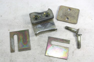 ENSEMBLE GACHE FIXE DE SERRURE DE PORTE COTE GAUCHE...CITROEN 2CV -...