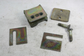 ENSEMBLE GACHE FIXE DE SERRURE DE PORTE COTE GAUCHE...CITROEN 2CV -...