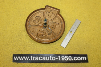 BADGE OU ECUSSON CLUB DE CALANDRE....AUTOS ANCIENNES DIVERS