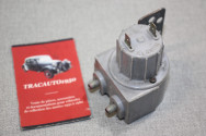 POMPE LAVE GLACE ELECTRIQUE 12V KLAXON...AUTOS DIVERS