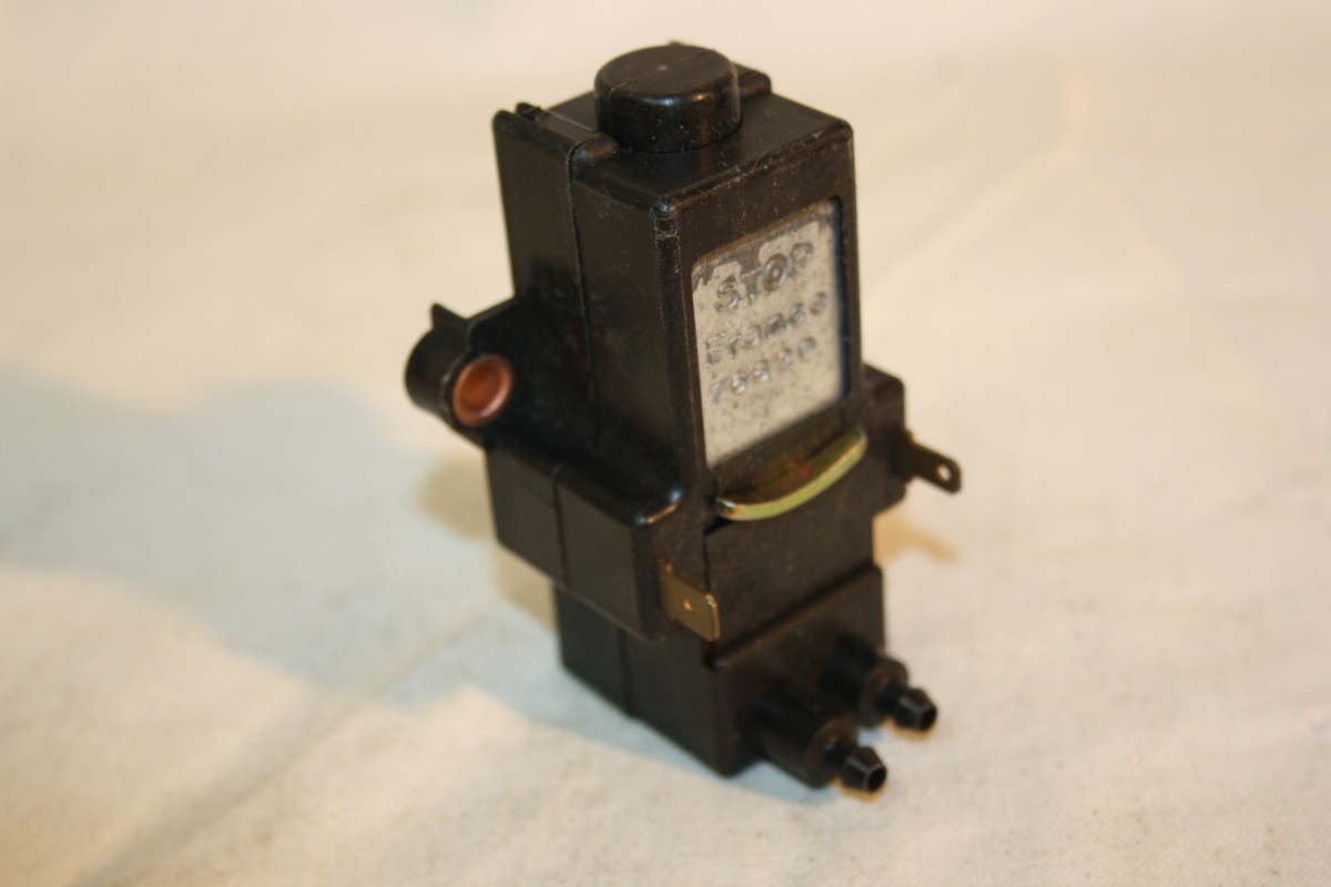 POMPE LAVE GLACE ELECTRIQUE STOP 76820...AUTOS DIVERS