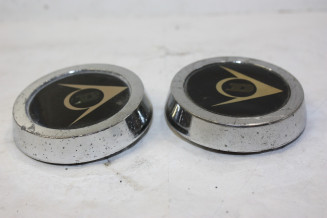 LOT DE 2 CENTRES D'ENJOLIVEURS DE ROUE DUNLOP D/72mm...AUTOS DIVERS ANCIENNES COLLECTIONS