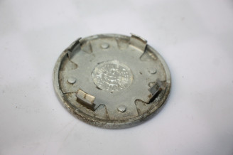 CENTRE DE ROUE METAL AUDI 70026 Ø/64mm...AUDI DIVERS