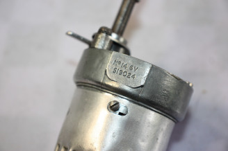 MOTEUR D'ESSUIE GLACE 6V  EYQUEM 519024...AUTOS ANCIENNES