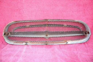 CALANDRE AVEC LOGO + GRILLE...PEUGEOT 403 8CV